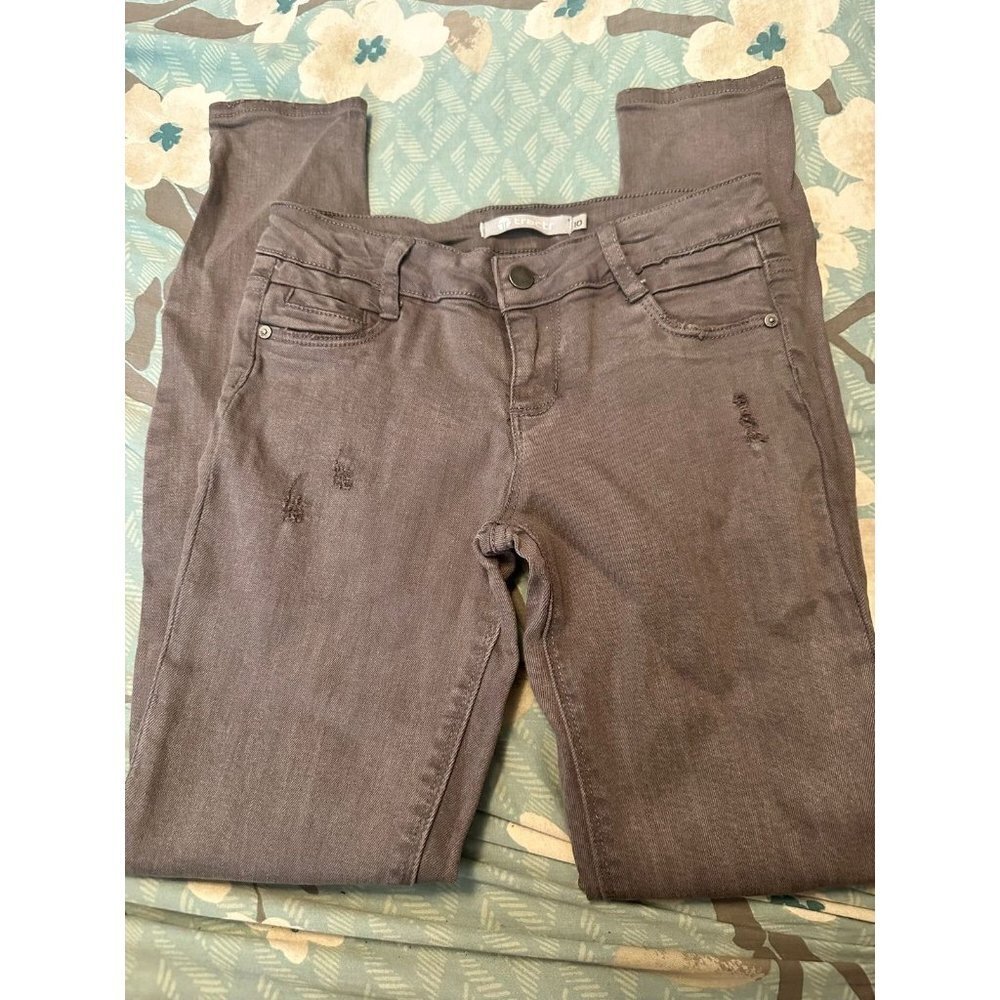 6 FOR $10 Tractr size 10 jeans